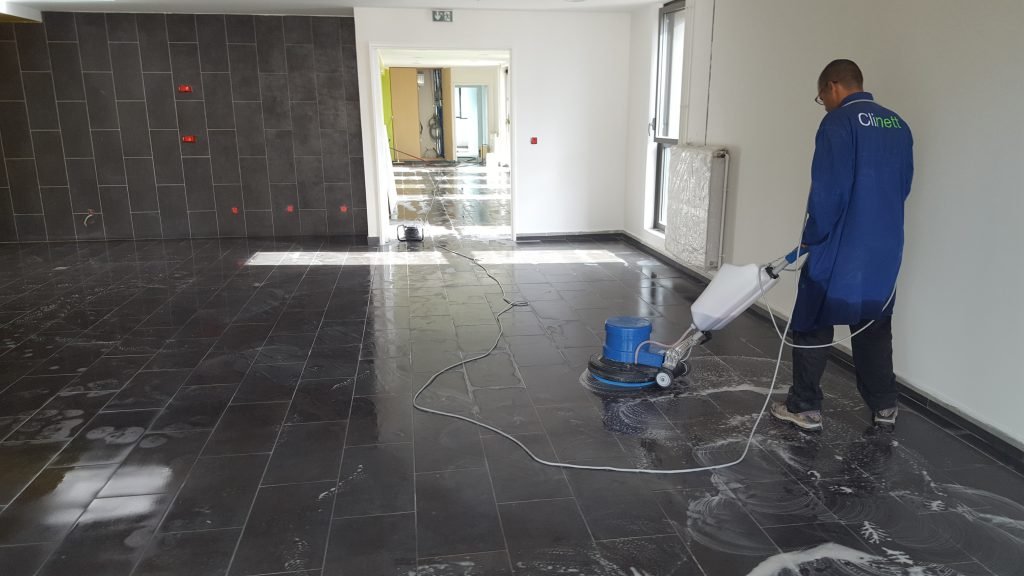 nettoyage après chantier sol